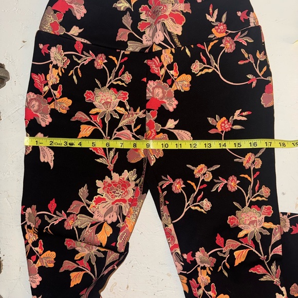 *NWOT* SOFT SURROUNDINGS ‘Indian Rose’ Ponte Pull-On Pants - Picture 13 of 16